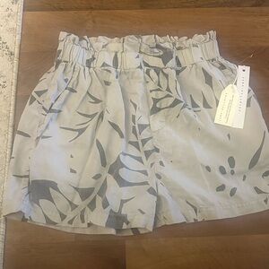 Jane and Delancey shorts NWT size M